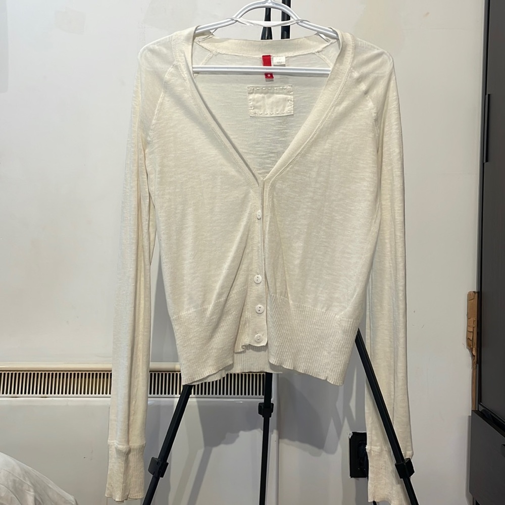 White blouse - Picture 1 of 4